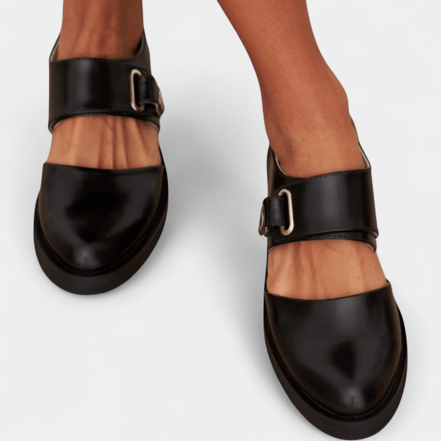 MALDIVA LEATHER FLAT SHOES